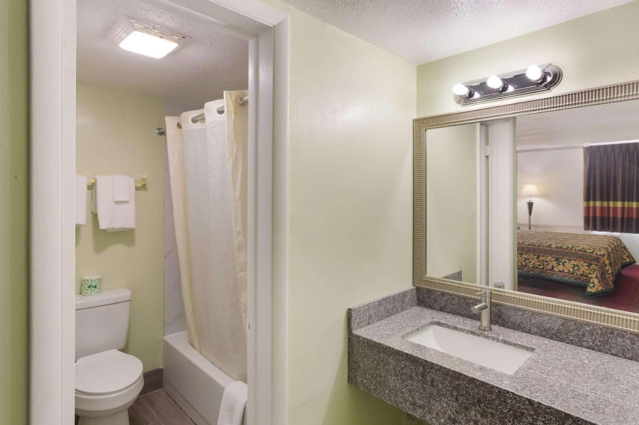 Rodeway Inn South Point المظهر الخارجي الصورة
